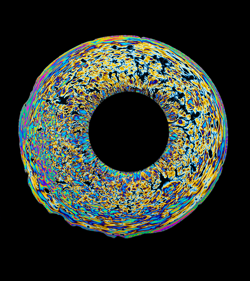 fabian-oefner-oil-spill-designboom-02