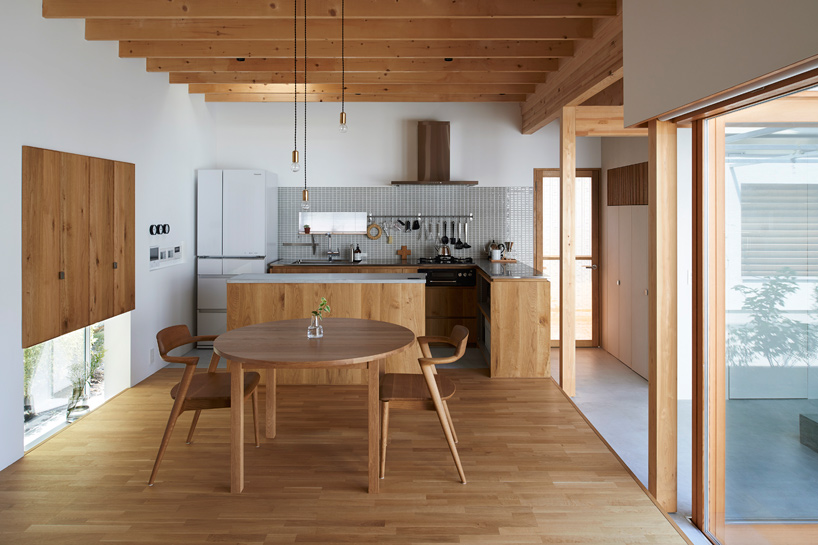 ninkipen!-courtyard-house-osaka-japan-designboom-02