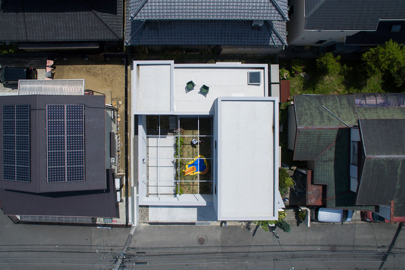 ninkipen!-courtyard-house-osaka-japan-designboom-02