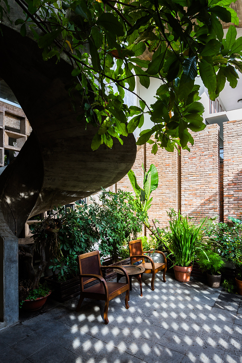 nishizawaarchitects-office-binh-thanh-district-saigon-vietnam-designboom-02