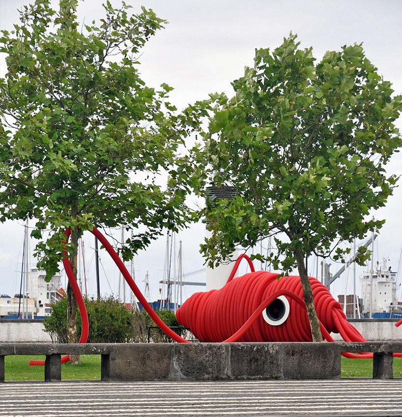 vernie squid installation moradavaga walk&talk sao miguel designboom 03