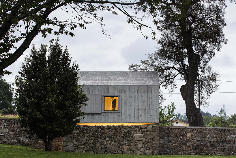 AZO-sequeira-architects-associates-the-dovecote-braga-portugal-designboom-01