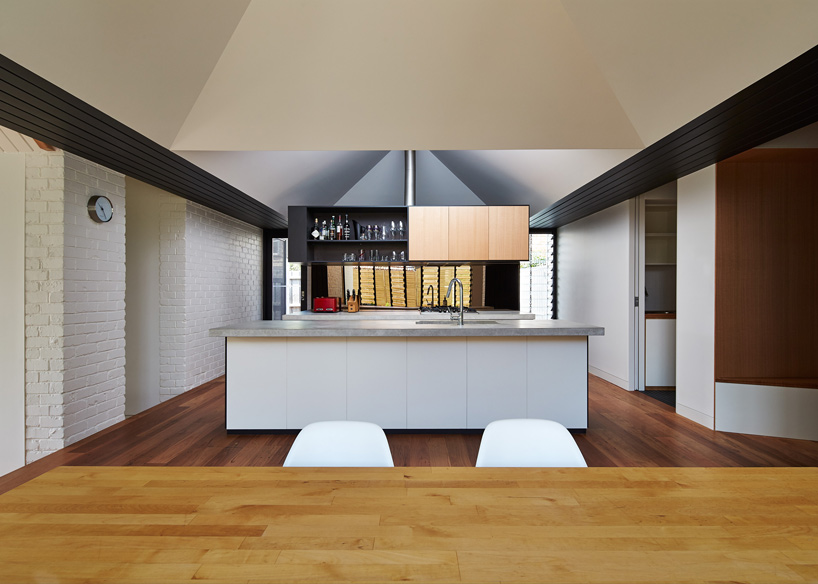 architecture-architecture-hip-and-gable-house-melbourne-designboom-02