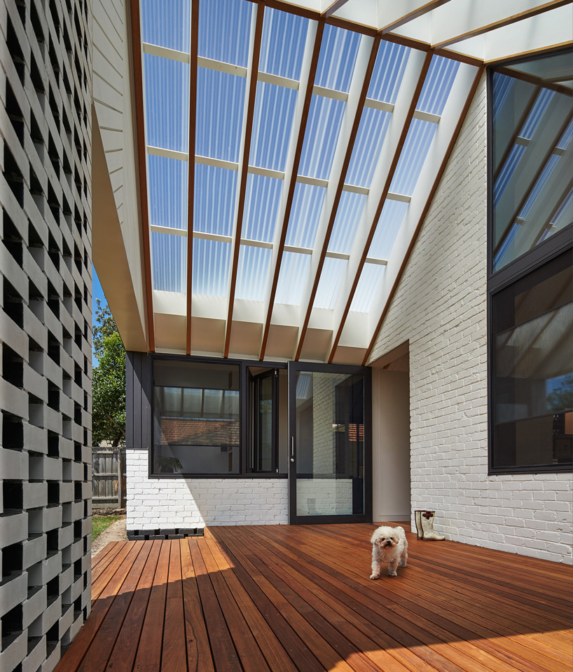 architecture-architecture-hip-and-gable-house-melbourne-designboom-02