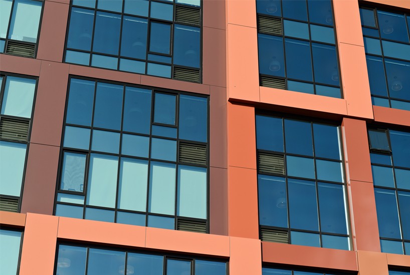 arquitectonica-olume-residential-building-alucobond-designboom08