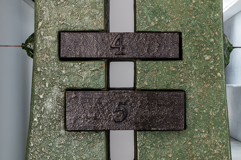 chamber-gallery-cabinets-and-curiosities-designboom-04