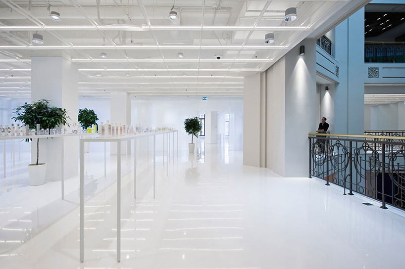 cheungvogl-au-pont-rouge-multi-space-saint-petersburg-russia-designboom-02