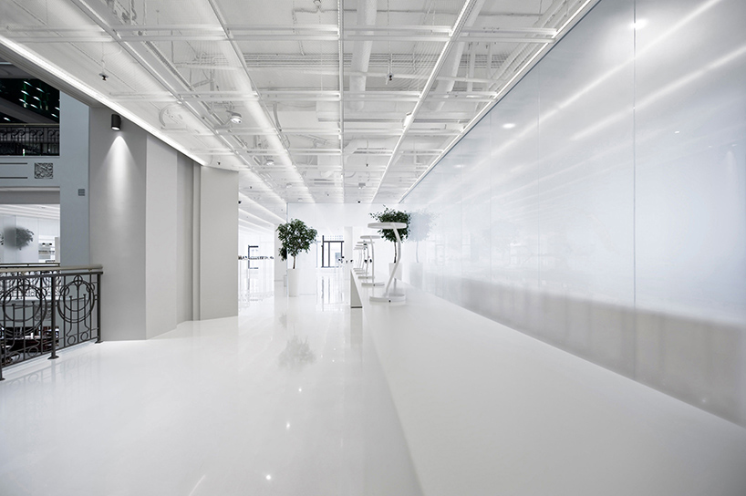 cheungvogl-au-pont-rouge-multi-space-saint-petersburg-russia-designboom-02