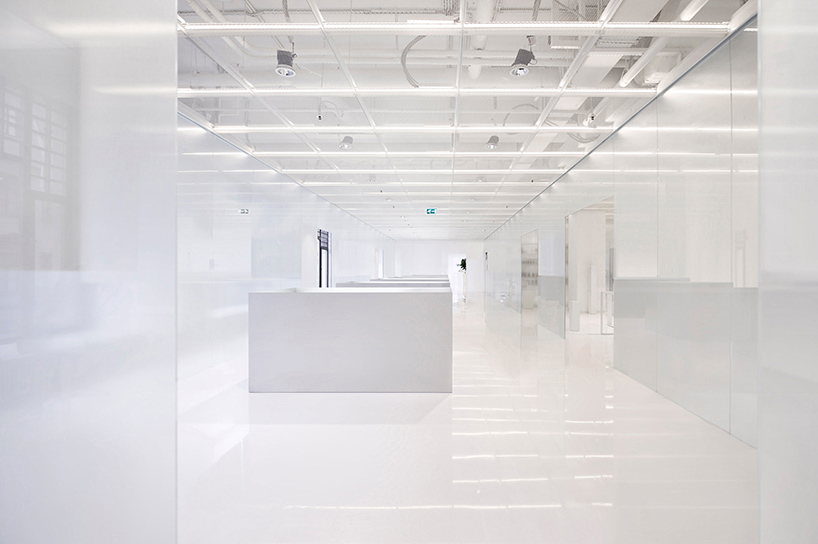 cheungvogl-au-pont-rouge-multi-space-saint-petersburg-russia-designboom-02