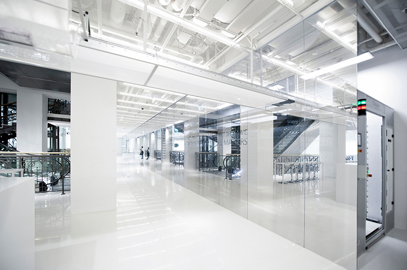 cheungvogl-au-pont-rouge-multi-space-saint-petersburg-russia-designboom-02