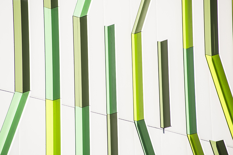 cino-zucchi-architetti-fili-derba-pedrali-new-automated-warehouse-bergamo-italy-designboom-02