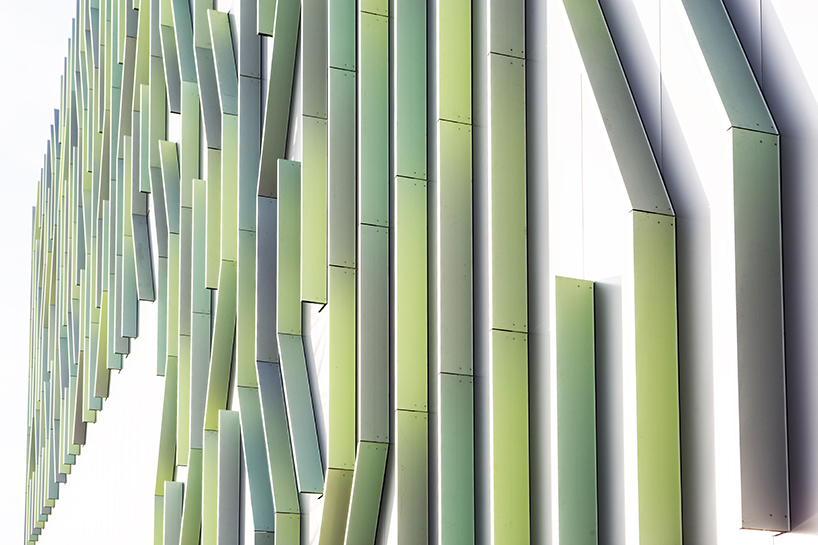 cino-zucchi-architetti-fili-derba-pedrali-new-automated-warehouse-bergamo-italy-designboom-02