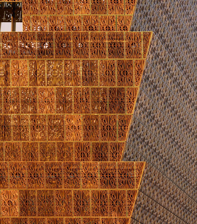david-adjaye-smithsonian-nation-museum-washington-dc-opens-designboom-03