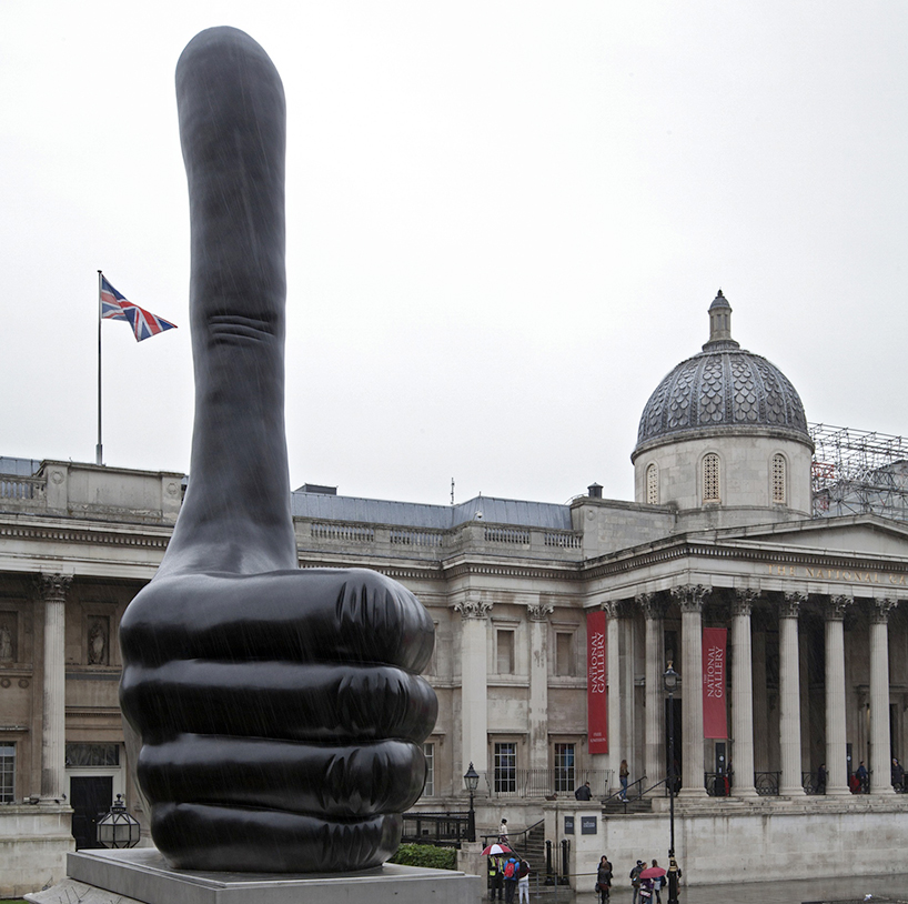 david-shrigley-giant-thumb-fourth-plinth-london-trafalgar-square-designboom-01