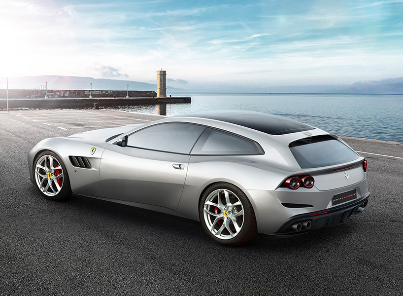 first four-seater in ferrari history with V8 turbo: GTC4Lusso T