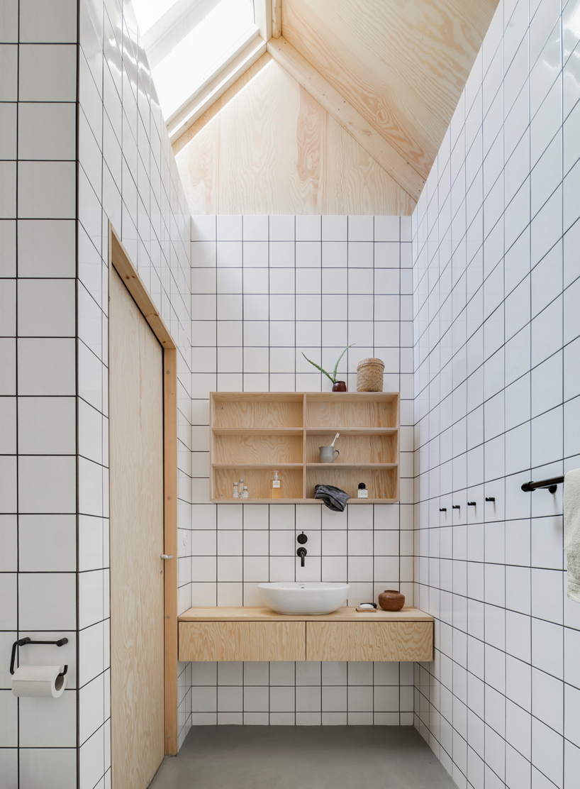 forstberg-ling-house-for-mother-sweden-designboom-04
