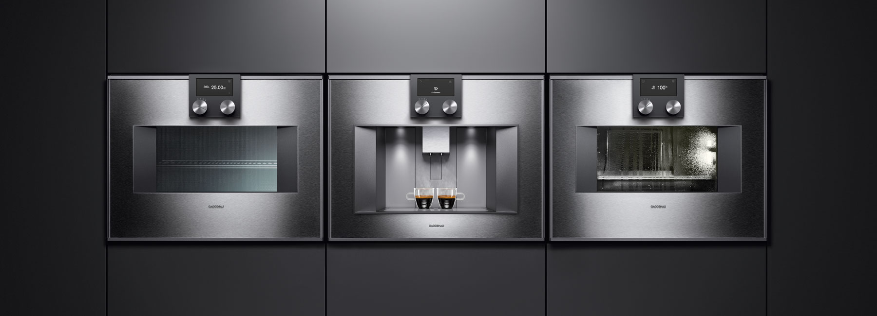 GAGGENAU’s fully automatic espresso machine serves the aesthetic coffee