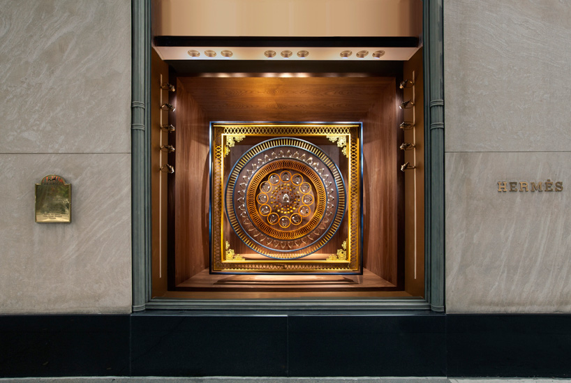 hermes-new-york-levi-van-veluw-window-installations-designboom-03