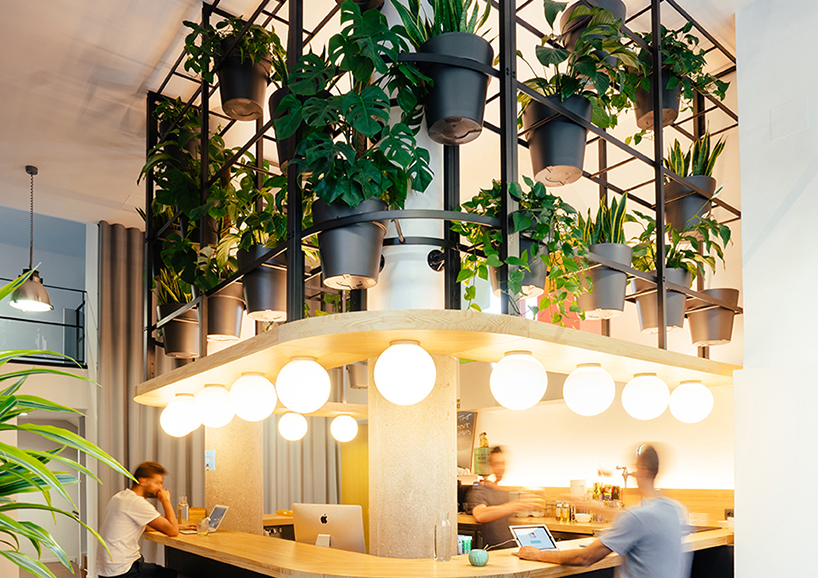 langraja-typeform-office-barcelona-designboom-001