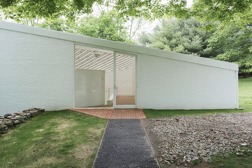philip-johnson-glass-house-sculpture-gallery-renovation-designboom-02