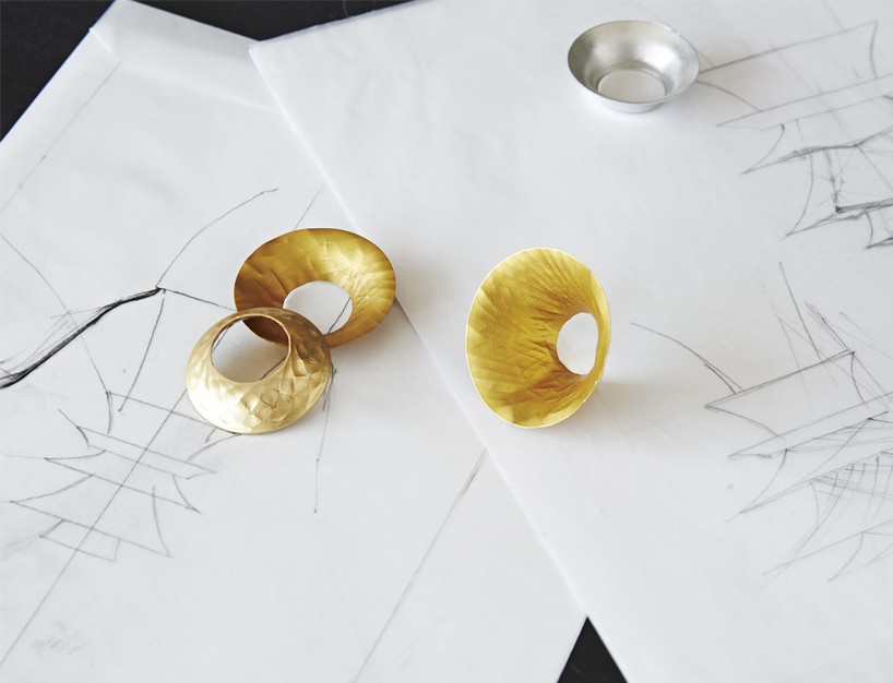 plumen-003-lightbulb-london-design-festival-designboom07