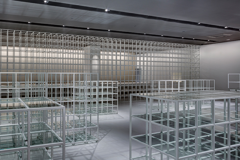 yamazaki-kentaro-design-workshop-fan-japan-shop-retail-interiors-kuala-lumpur-malaysia-designboom-02