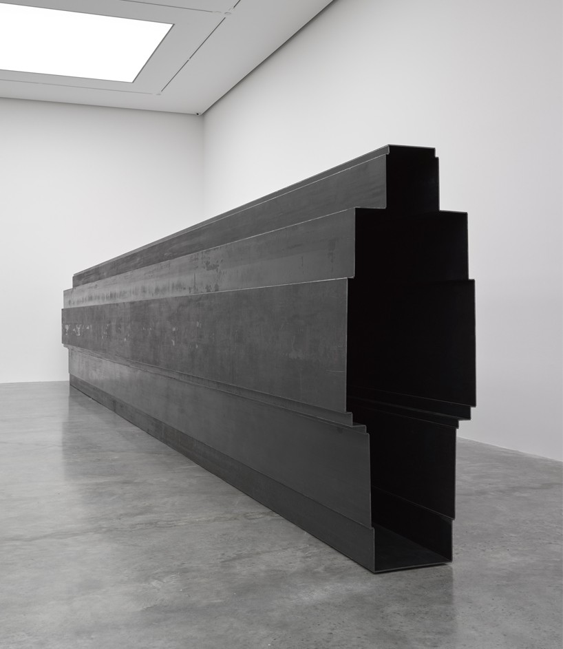 antony-gormley-fit-sculptures-white-cube-designboom05-818x943