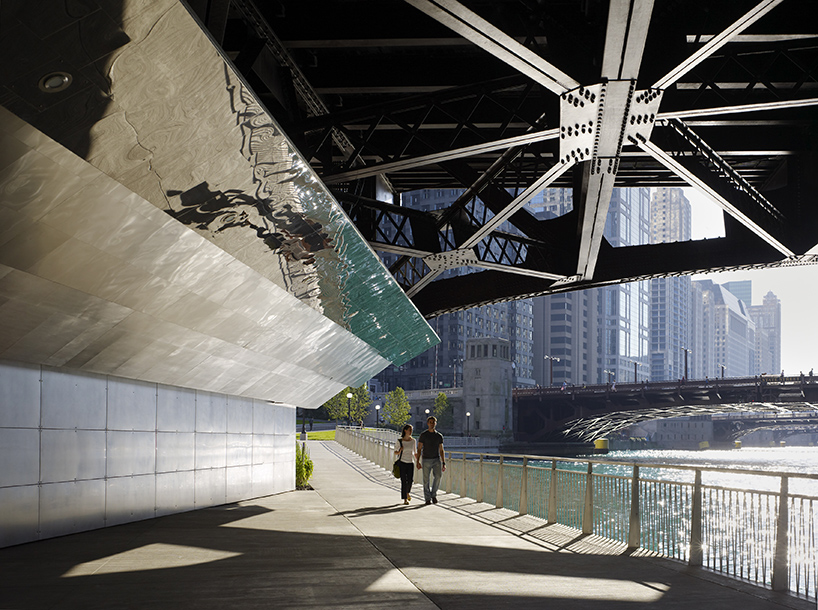 chicago-riverwalk-phase-3-ross-barney-architects-sasaki-associates-designboom-02