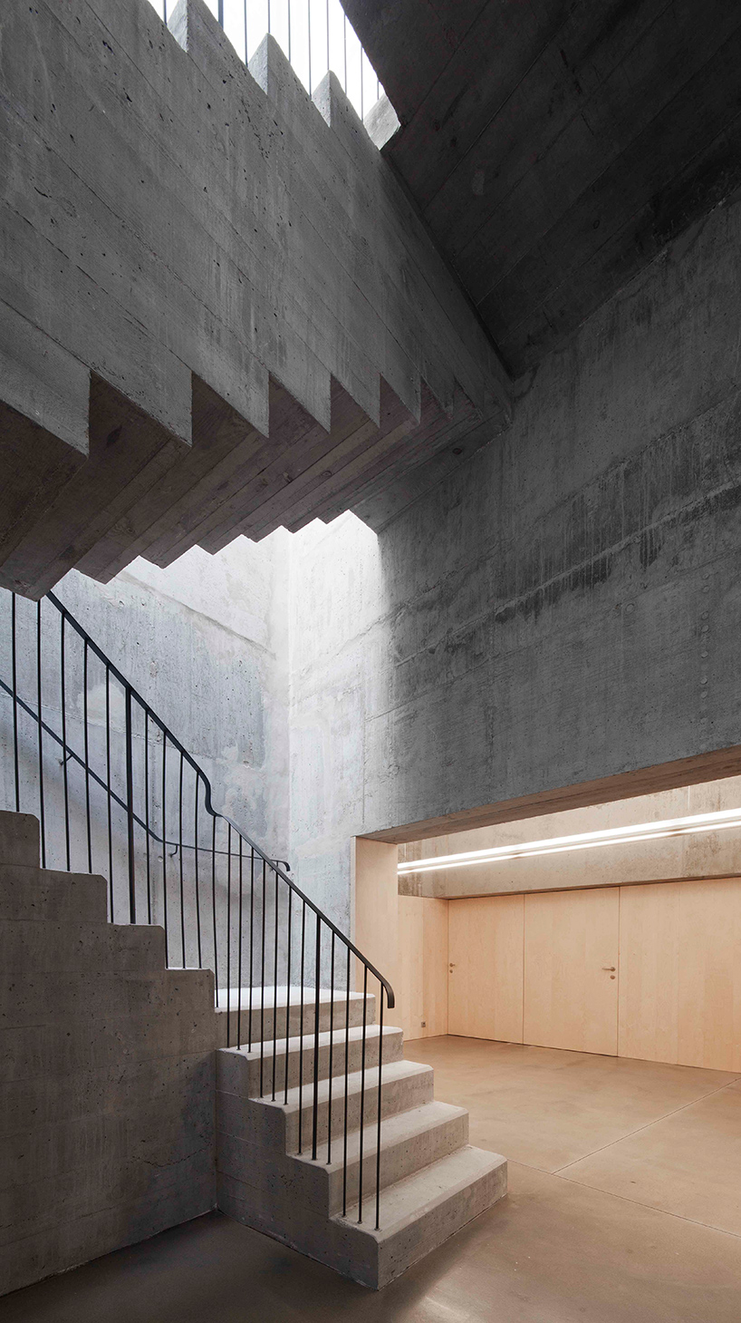 correia-ragazzi-arquitectos-agroturismo-em-melgaco-portugal-designboom-02