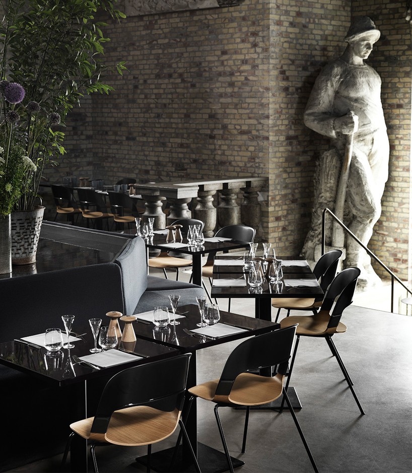 fritz-hansen-pair-chair-by-benjamin-hubert-layer-designboom09