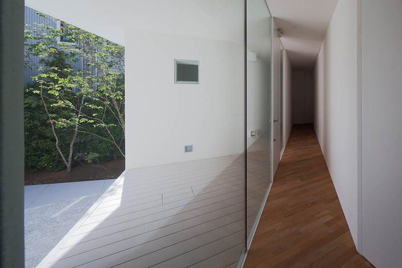 hiroyuki-arima-urban-fourth-angle-house-fukuoka-japan-designboom-02