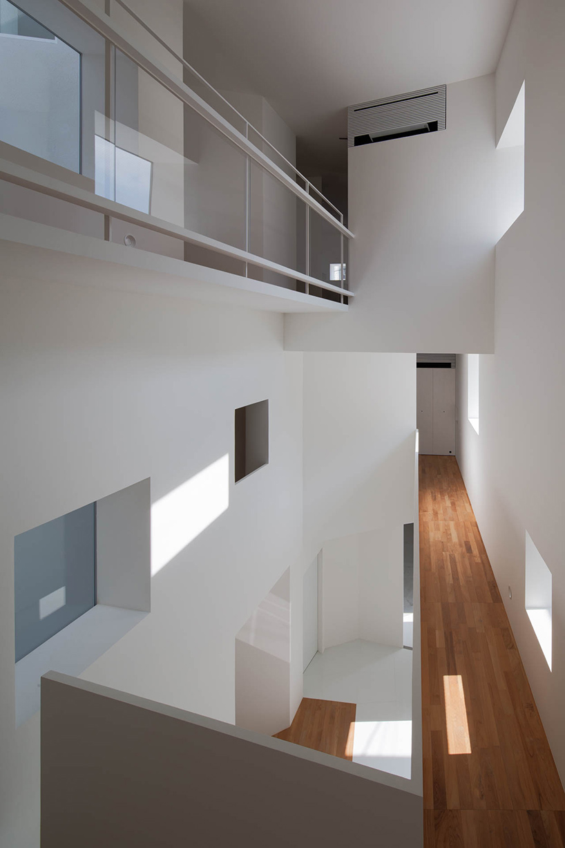 hiroyuki-arima-urban-fourth-angle-house-fukuoka-japan-designboom-02