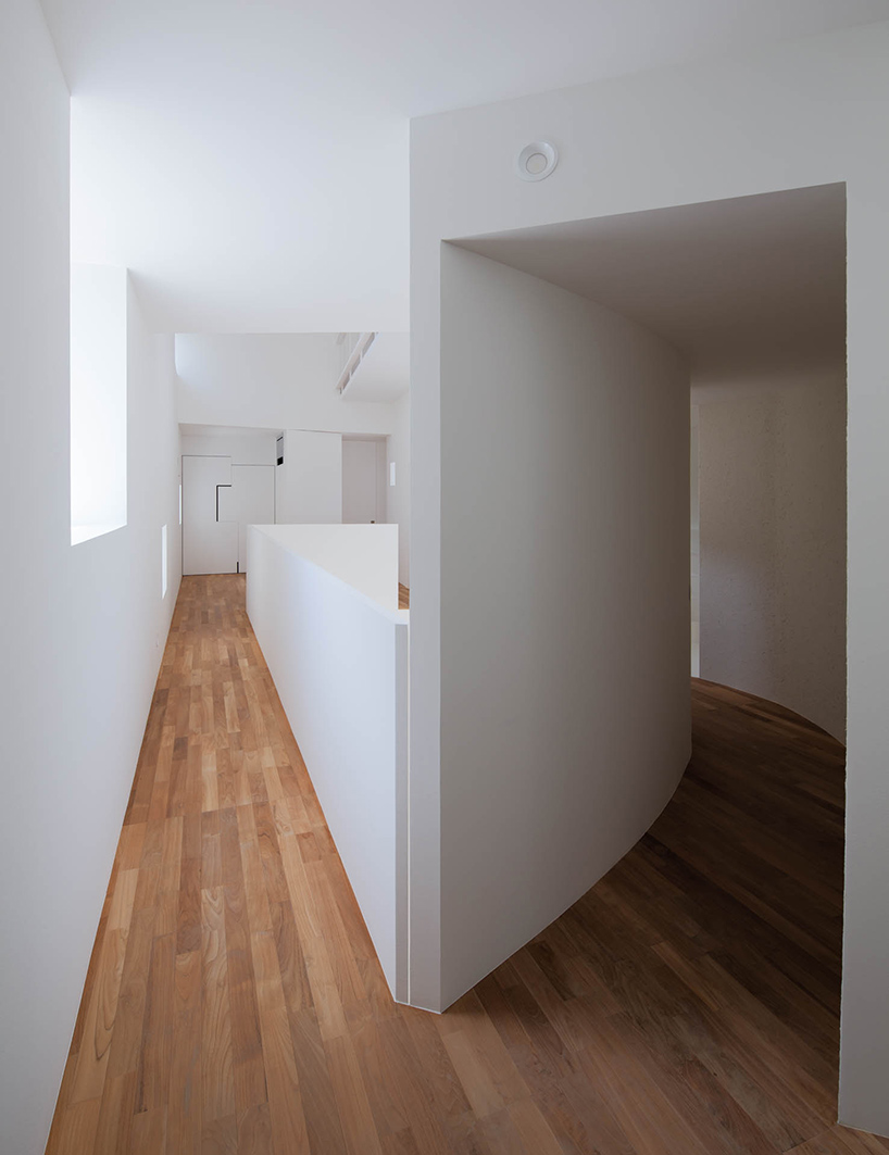 hiroyuki-arima-urban-fourth-angle-house-fukuoka-japan-designboom-02