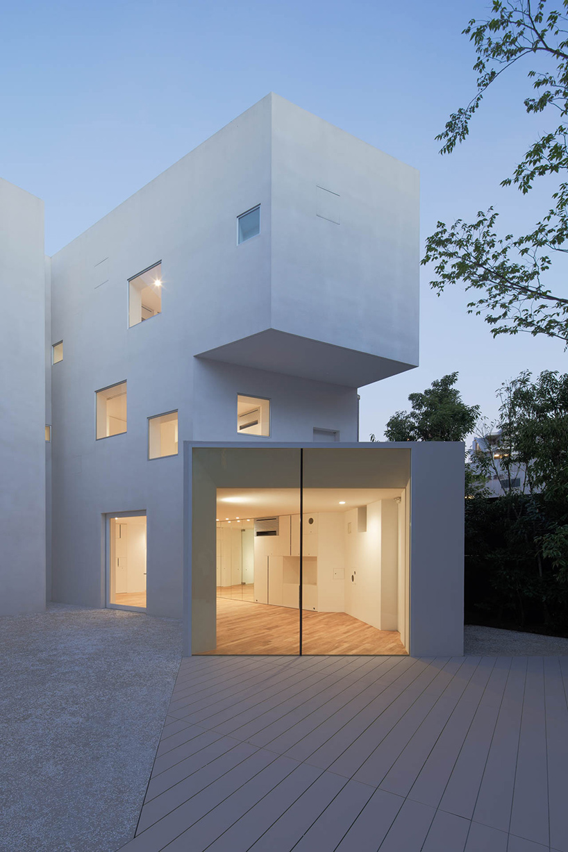 hiroyuki-arima-urban-fourth-angle-house-fukuoka-japan-designboom-02