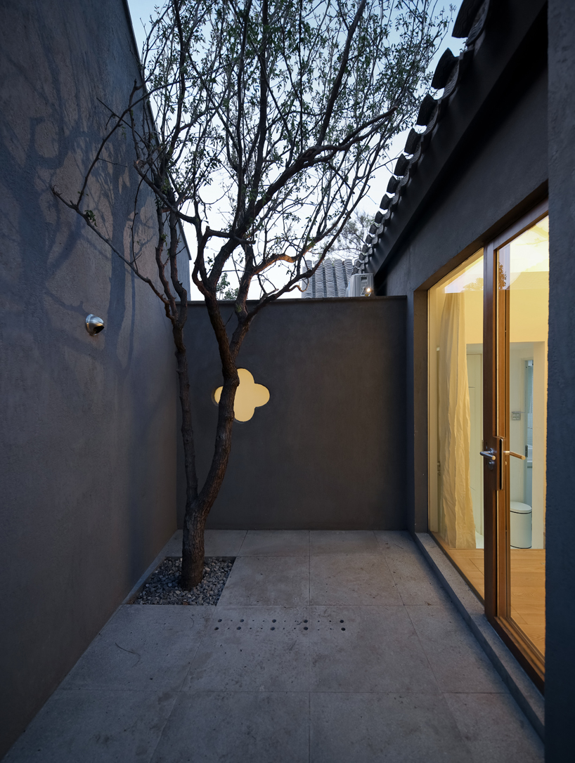 tao trace architecture office split courtyard house beijing design week designboom