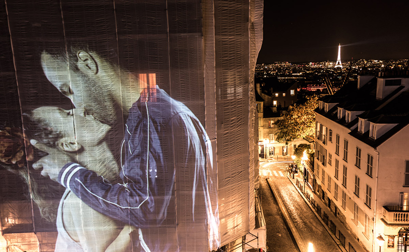 julien-nonnon-digital-street-art-paris-couples-kissing-designboom-02