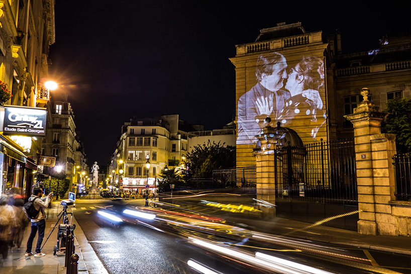 julien-nonnon-digital-street-art-paris-couples-kissing-designboom-02