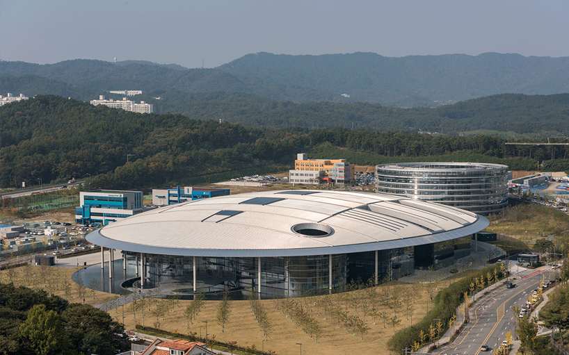 norman-foster-and-partners-hankook-technodome-opens-daejeon-south-korea-designboom-r2
