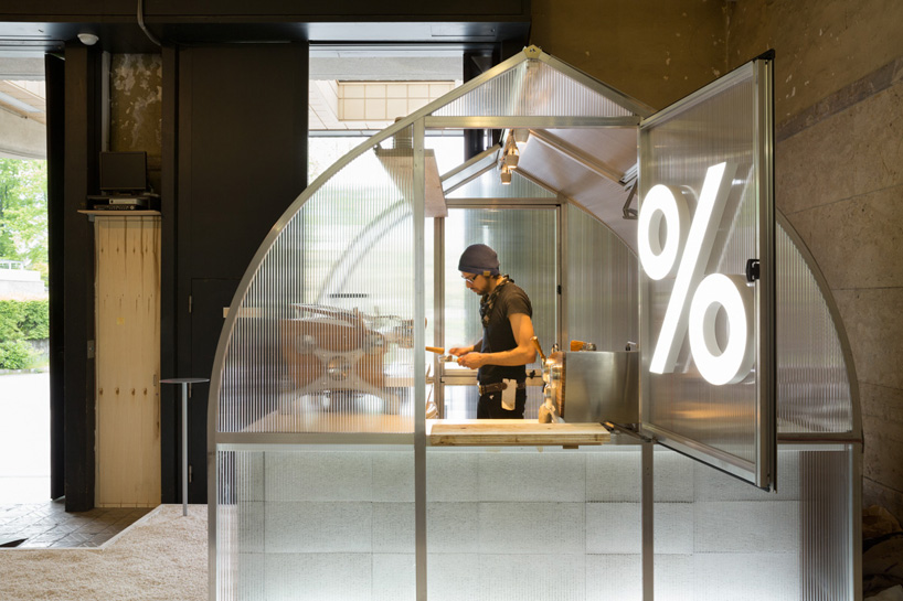 puddle-arabica-kiosk-parasophia-japan-designboom-03