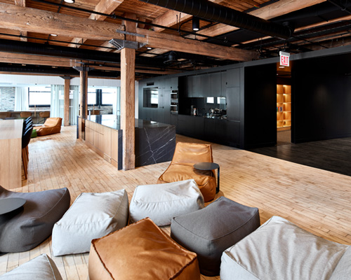 those architects develop spacious loft-like office for financial company in chicago