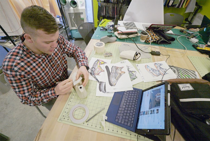 university-of-oregon-sports-product-design-designboom04