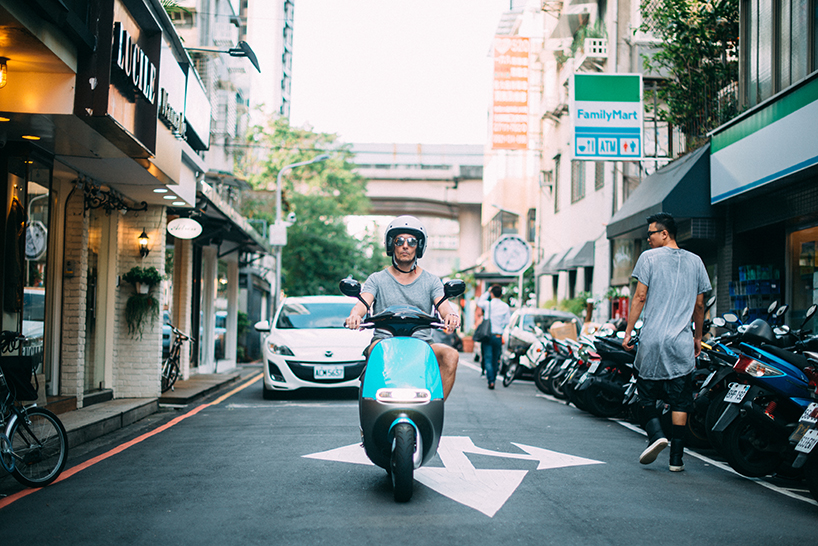 gogoro smartscooter EV designboom