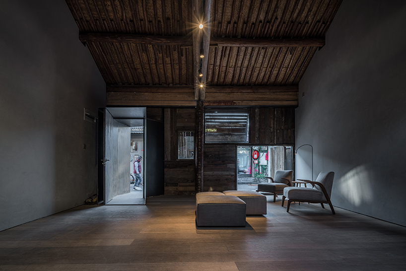 zao-standardarchitecture-micro-hutong-hostel-beijing-designboom-02