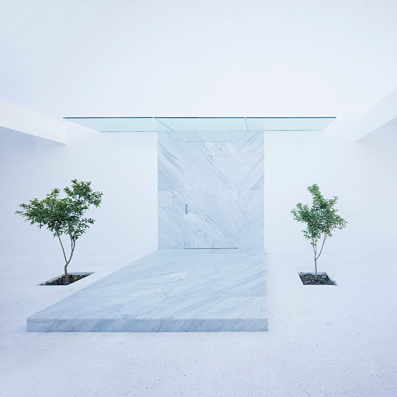 alberto-campo-baeza-domus-aurea-la-casa-del-sorteo-del-tex-de-monterrey-mexico-designboom-02