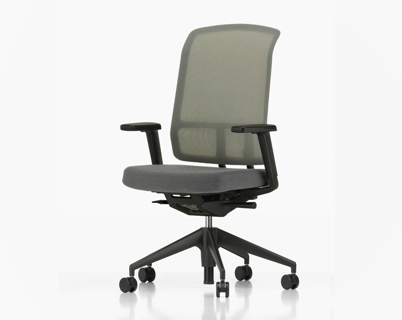 alberto-meda-vitra-am-chair-orgatec-2016-designboom02