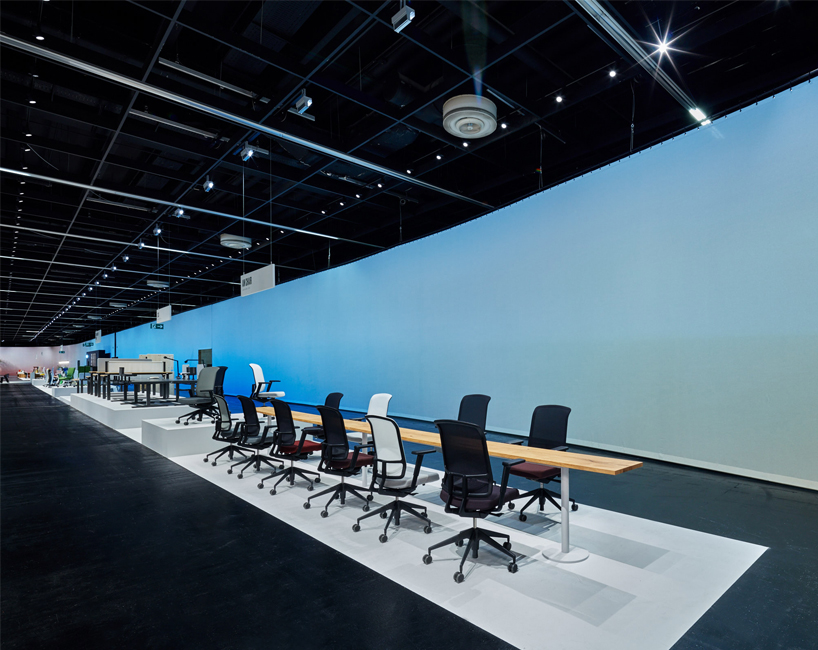 alberto-meda-vitra-am-chair-orgatec-2016-designboom05