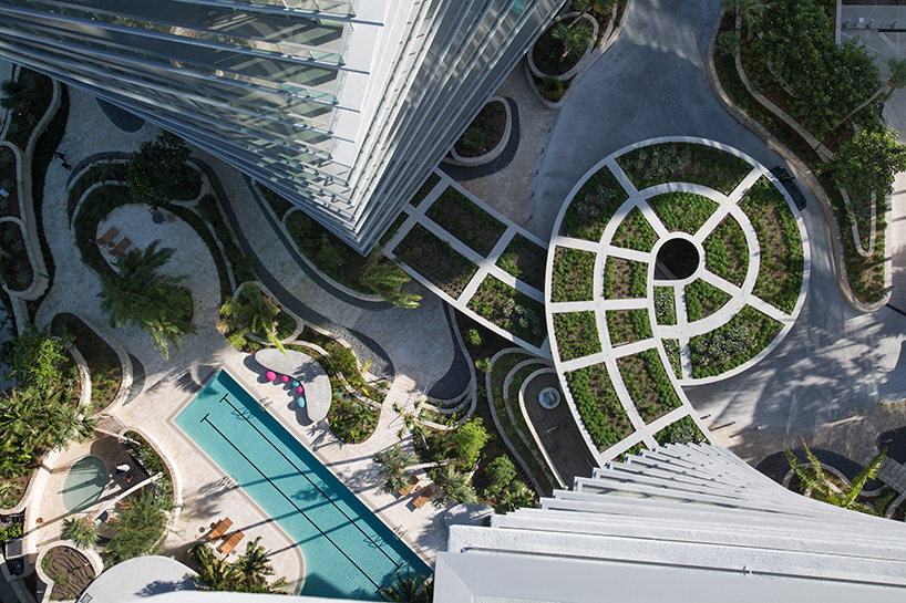 big-grove-at-grand-bay-twisting-towers-miami-bjarke-ingels-group-coconut-grove-designboom-02