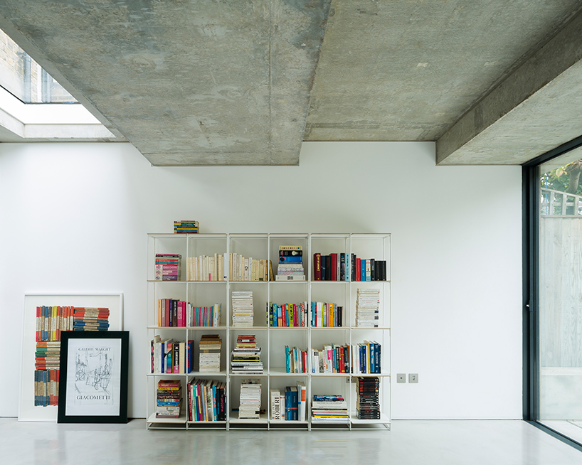 bureau-de-change-architects-slab-house-london-designboom-03