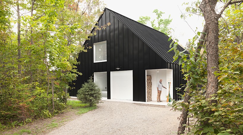 A-frame chalet nestled in the woods by la SHED architecture