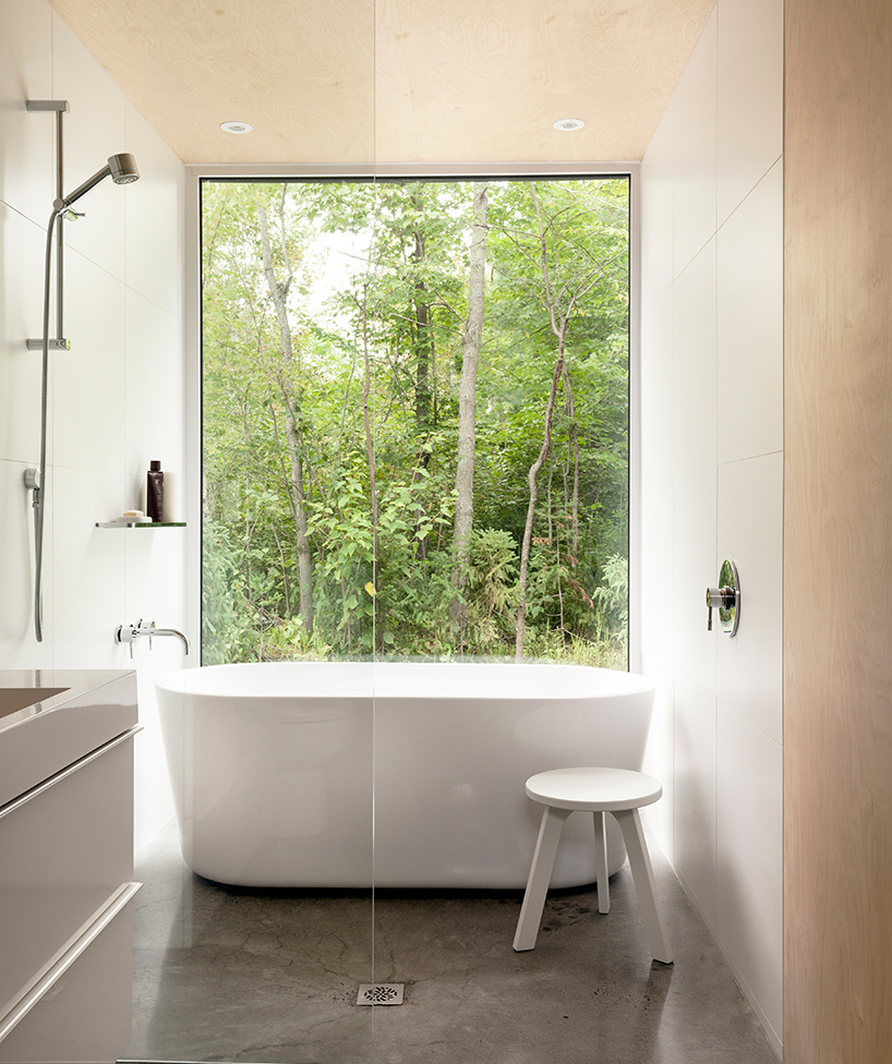 la-shed-architecture-chalet-de-la-plage-designboom-05